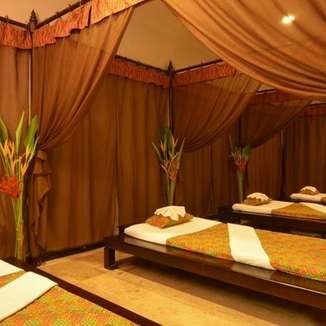 Iyara Lake Hotel & Resort (ไอยรา เลค โฮเต็ล แอนด์ รีสอร์ท)