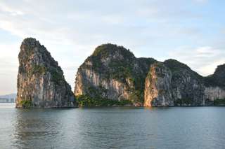 Best Time to Visit Halong Bay and Visa Guide for Malaysian, Traveloka MY