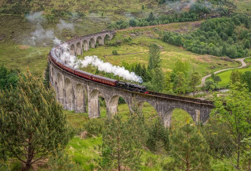 สะพานรถไฟ Glenfinnan Viaduct (ไฮแลนด์, สกอตแลนด์)
