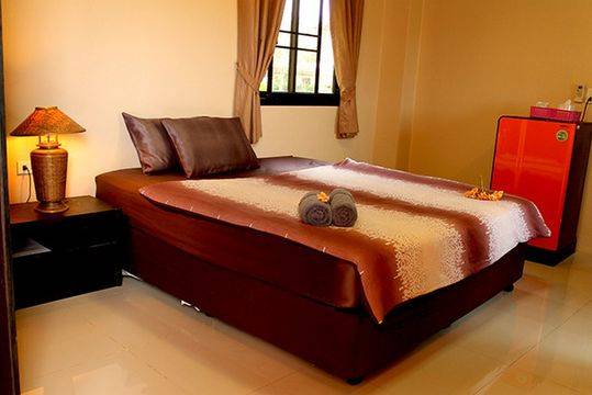 บ้านชมภูรีสอร์ท