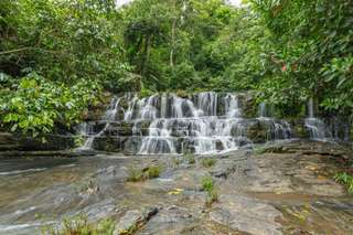 Menyusuri Curug Bilik, Air Terjun Tersembunyi di Pangandaran, Mas Bellboy