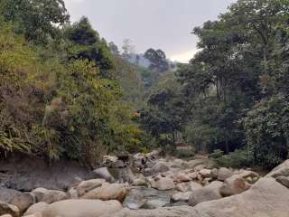 Curug Leuwi Cepet: Surga Tersembunyi ala Green Canyon di Bogor, Mas Bellboy