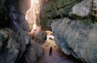 Goa Batu Gelap Kutai Kartanegara: Pesona Karst, Lorong Gua, dan Cerita Legenda, Waktu baca 6 menit