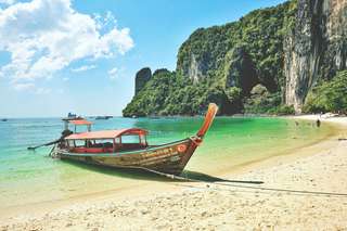 Hong Island Travel Guide: Best Time to Visit, Activities, and Places to Stay, 4 min read