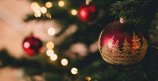 Christmas in Paris: Lights, Markets, and Midnight Magic in the City of Light, Xperience Team