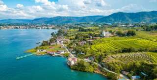 Tugu Sinaga, Menelusuri Kampung Leluhur Marga Batak di Tepi Danau Toba, Mas Bellboy