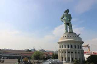 Monumen Jalesveva Jayamahe: Menelusuri Ikon Kemegahan dan Kebanggaan Bahari di Surabaya , Waktu baca 3 menit
