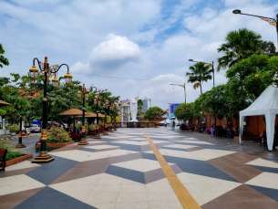 Menjelajahi Alun-Alun Caruban dan Destinasi Wisata di Sekitarnya , 4 min read
