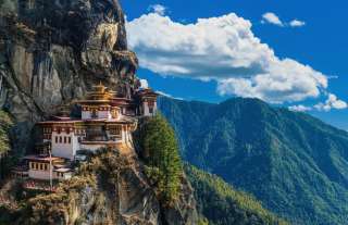 Best Time to Visit Bhutan for Mountains, Monasteries & Cultural Adventures, Traveloka Accomodation