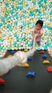 Even though childhood can't be repeated, playing with kids at 📍 Kidzooona Trans Icon Surabaya can be repeated again~

The good news is, Kidzooona is already spread across big cities, yeay! 🙌🏻, @traveloka.id