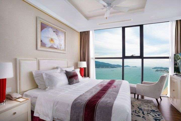 Vinpearl Beachfront Nha Trang khách sạn ở trung tâm Nha Trang