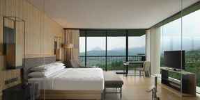 Studio Double Royal Tulip Gunung Geulis Resort and Golf