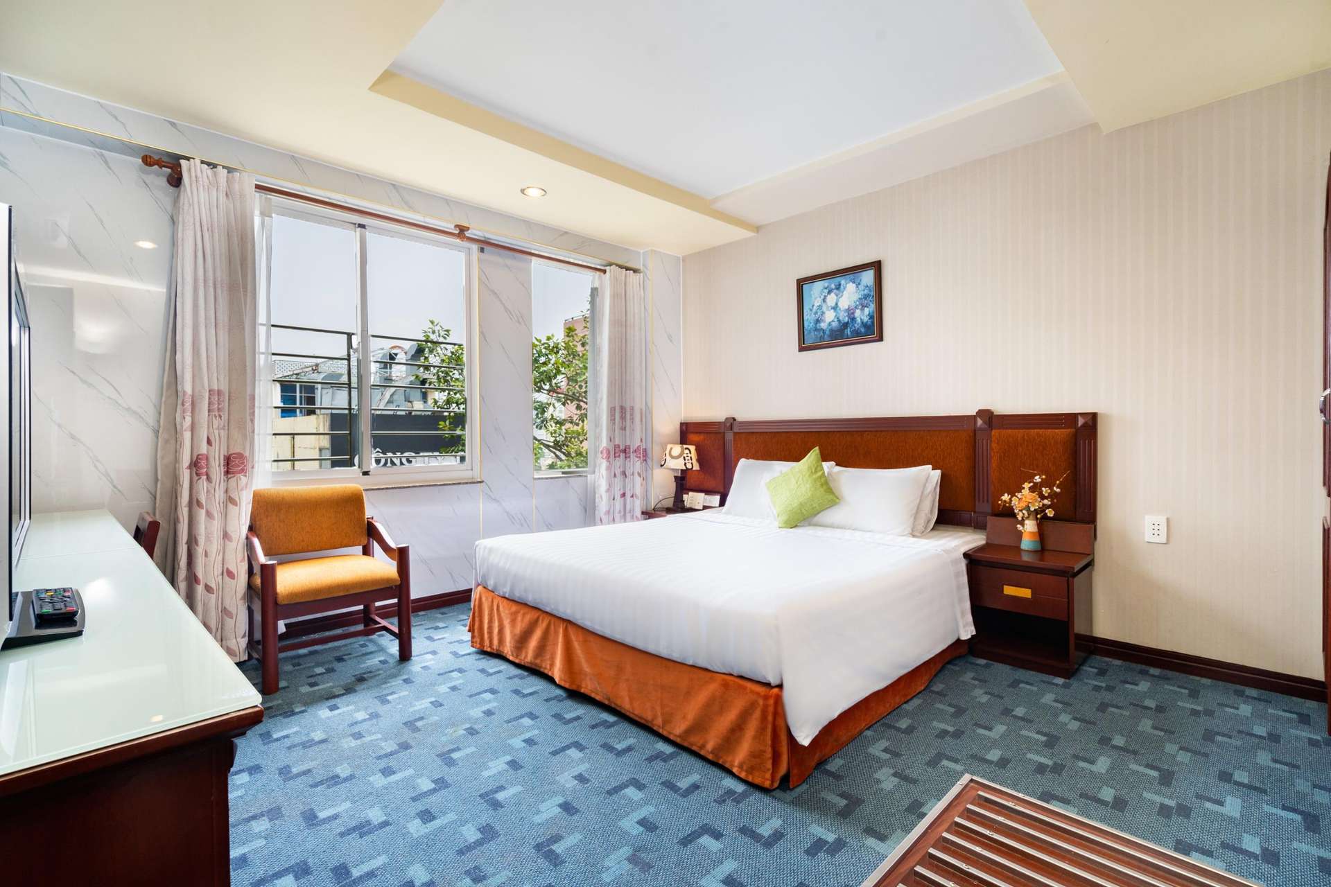 Khách sạn Lucasta Saigon - khách sạn Ga Sài Gòn