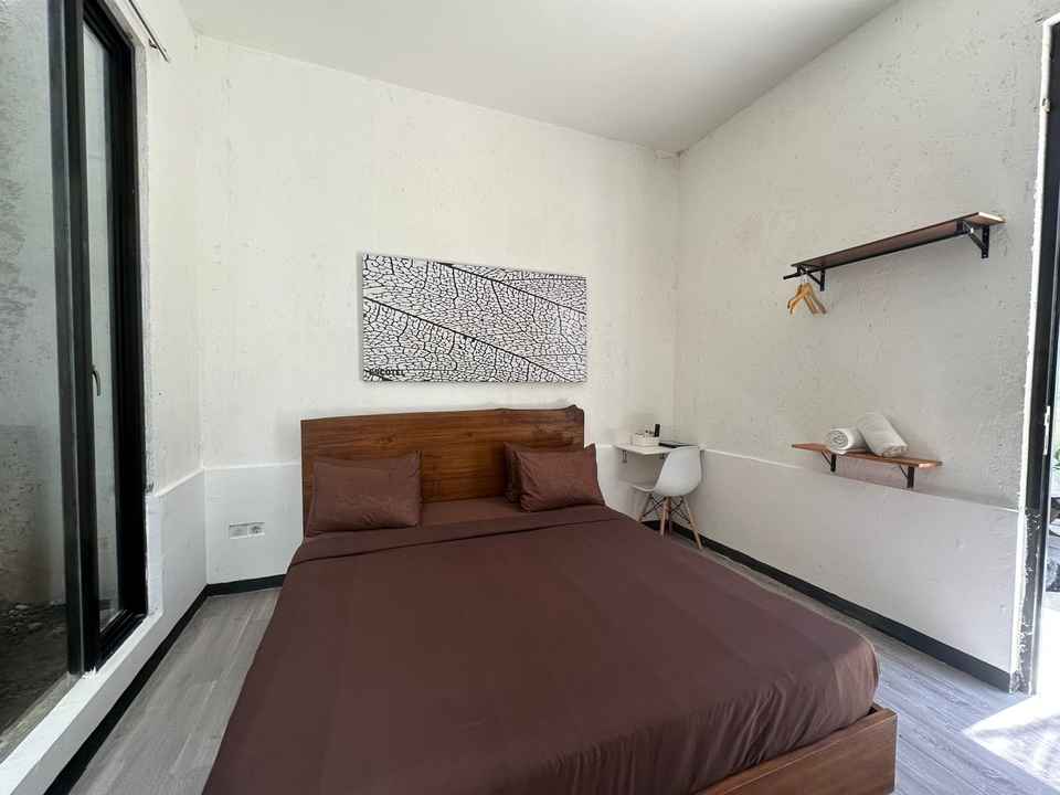 Room rate Escotel Tempekan Guest House, Canggu from 16-03-2024