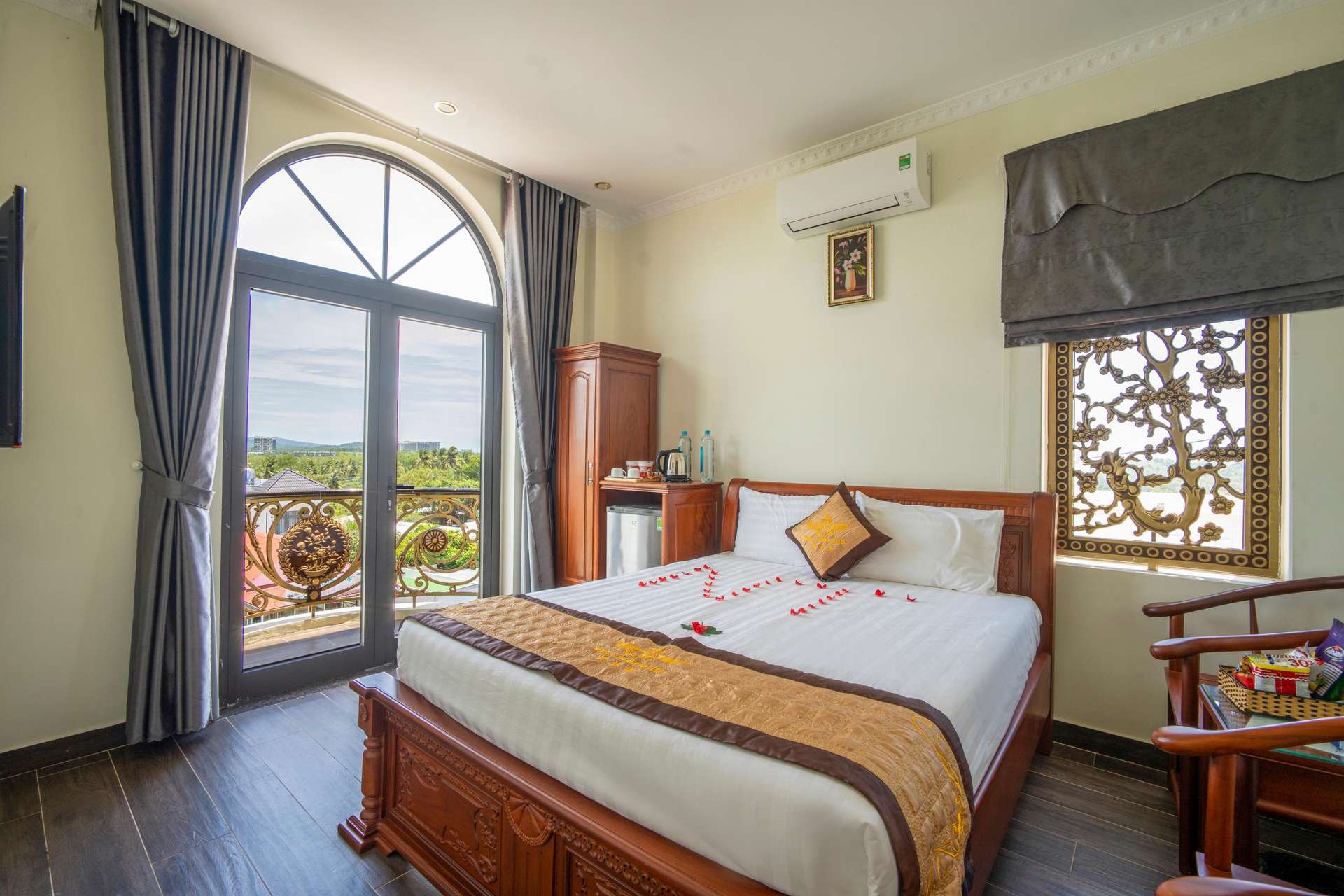 Hotel Ngoc Tram khach san gan Vinwonder Phu Quoc