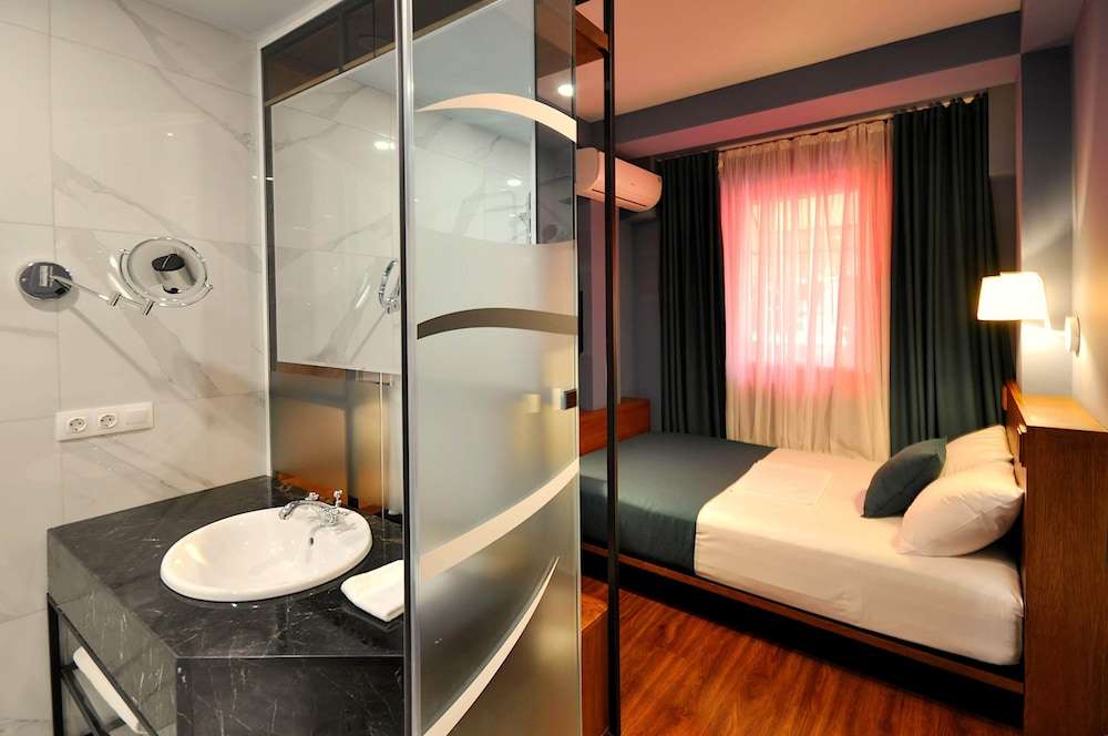 Room rate Elle Boutique Hotel Tbilisi from 10 03 2024 until 11 03