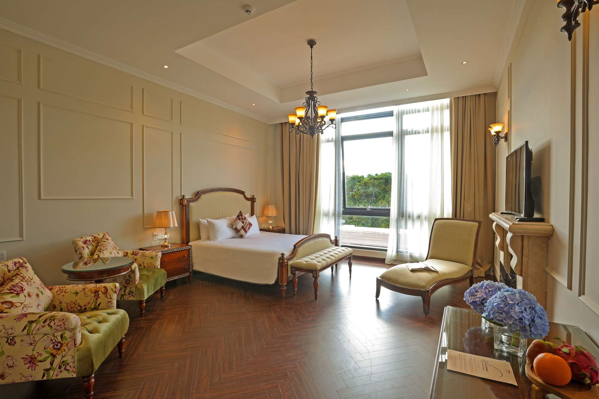 Phòng Larose Luxury Double - Dalat Edensee Lake Resort & Spa