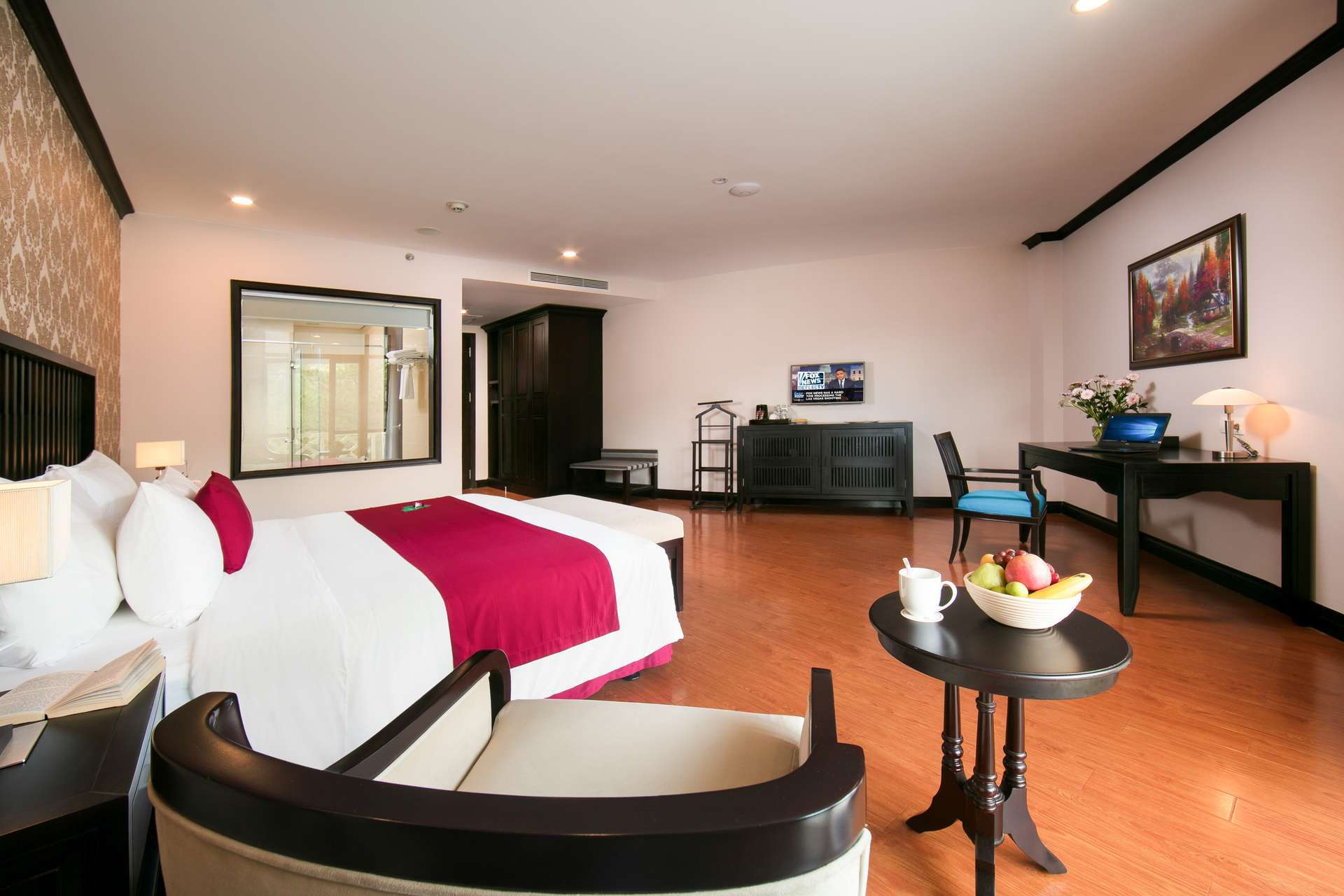 Phòng King Suite Mountain View - Swiss-Belresort Tuyen Lam Dalat