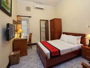 lucky central hotel & travel hanoi