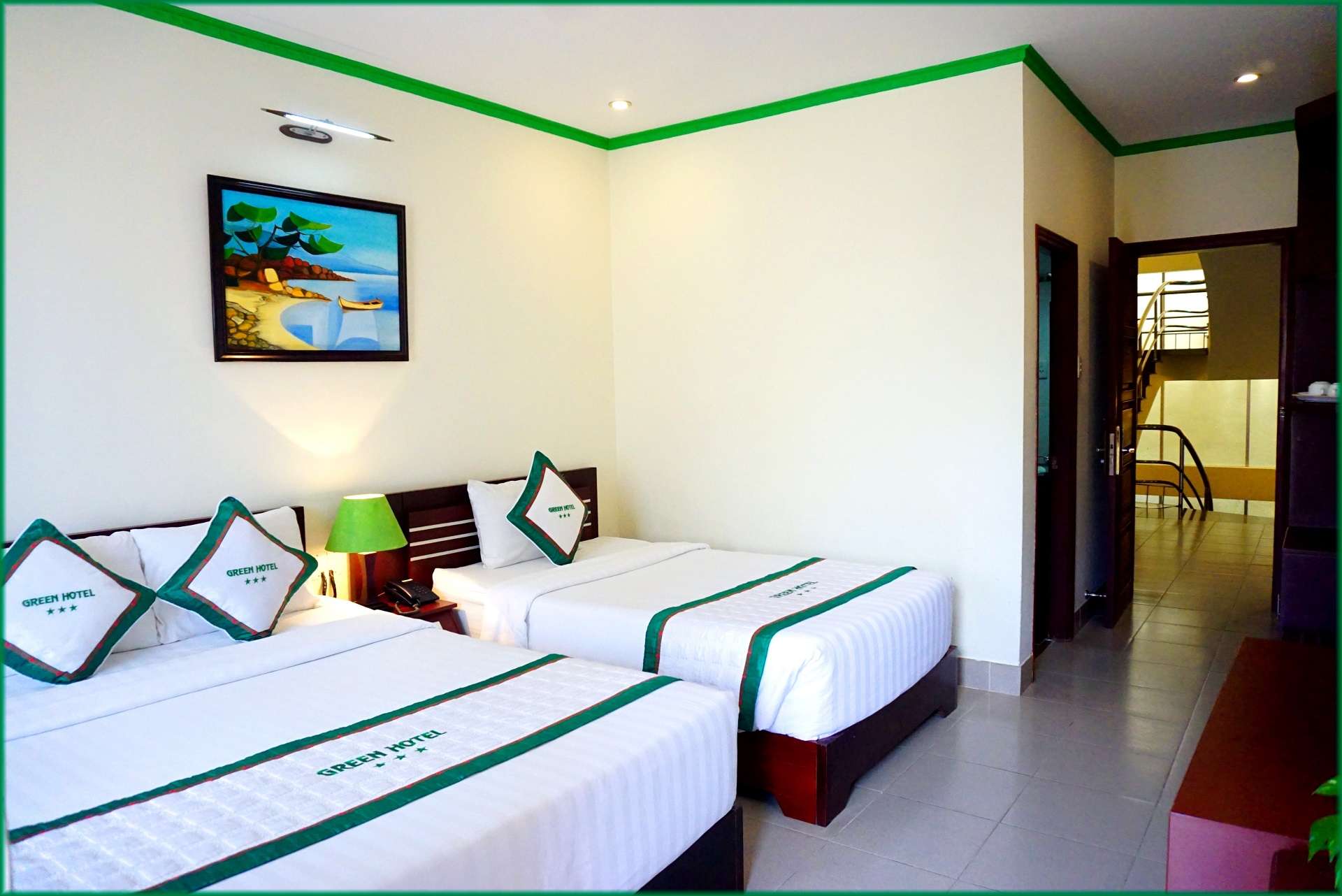 Không gian phòng Deluxe Triple tại Green Hotel Vung Tau