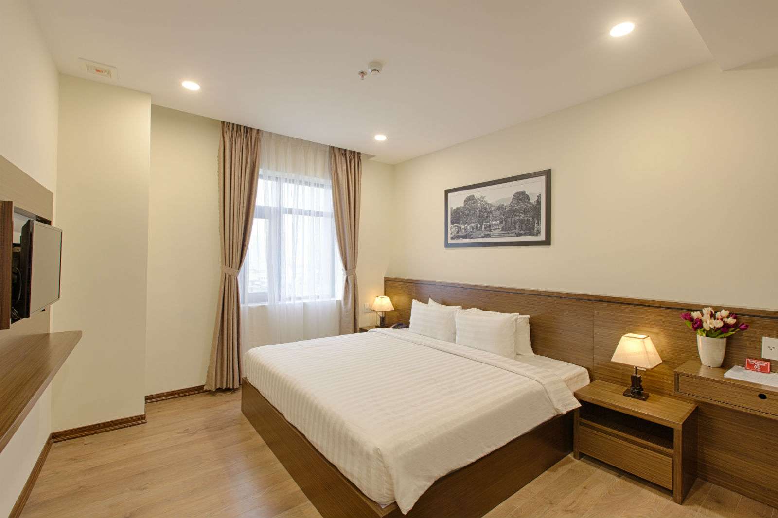 Central Hotel and Spa Danang khách sạn gần sông Hàn