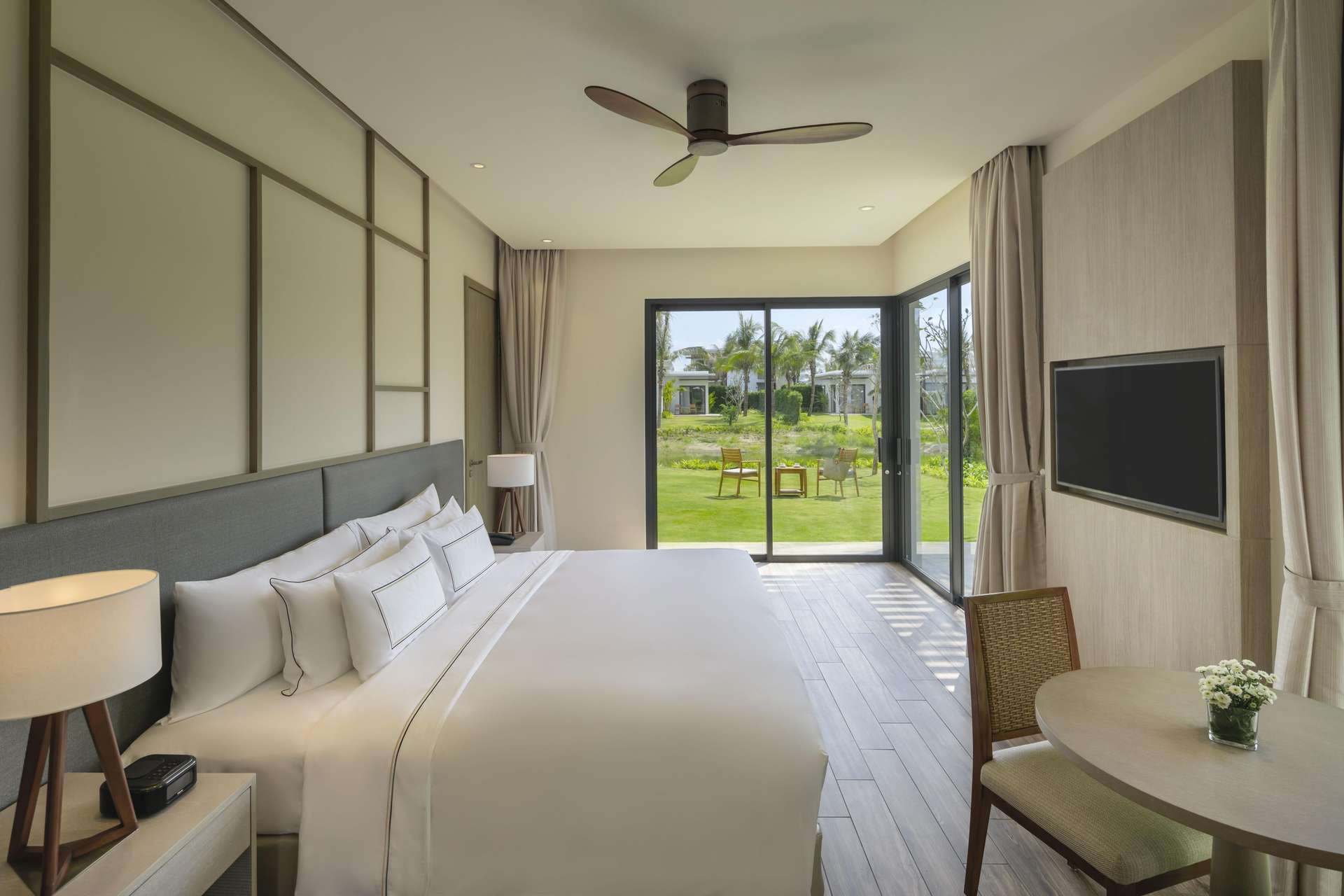 Phòng Premium - Melia Ho Tram Beach Resort