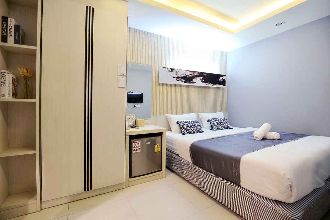 Room rate De Lux Bangkok Hotel, Pratunam from 03-10-2024 until 04 ...