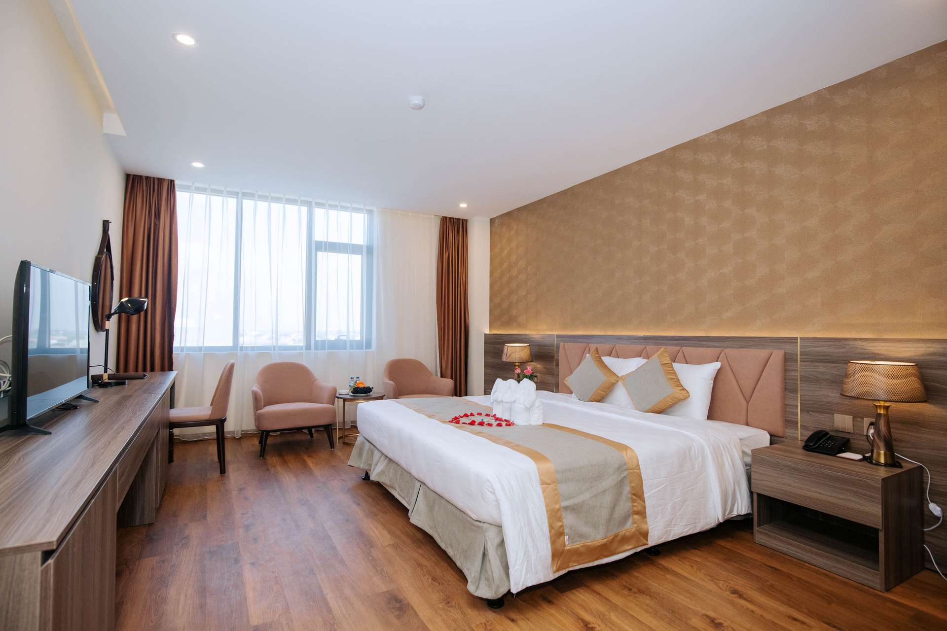 Thong Do Hotel - Khách sạn ở Vinh 4 sao