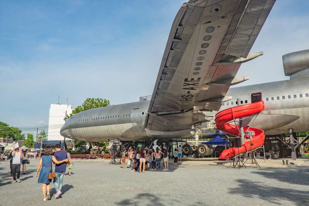 Chang Chui Bangkok Plane Market 