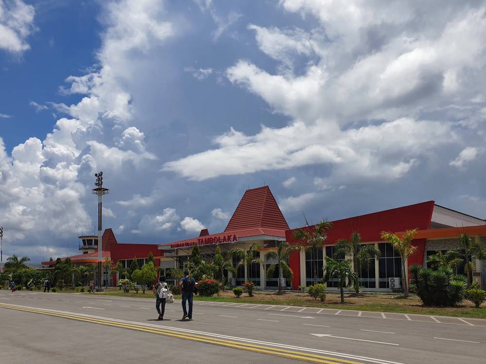 Bandara Tambolaka