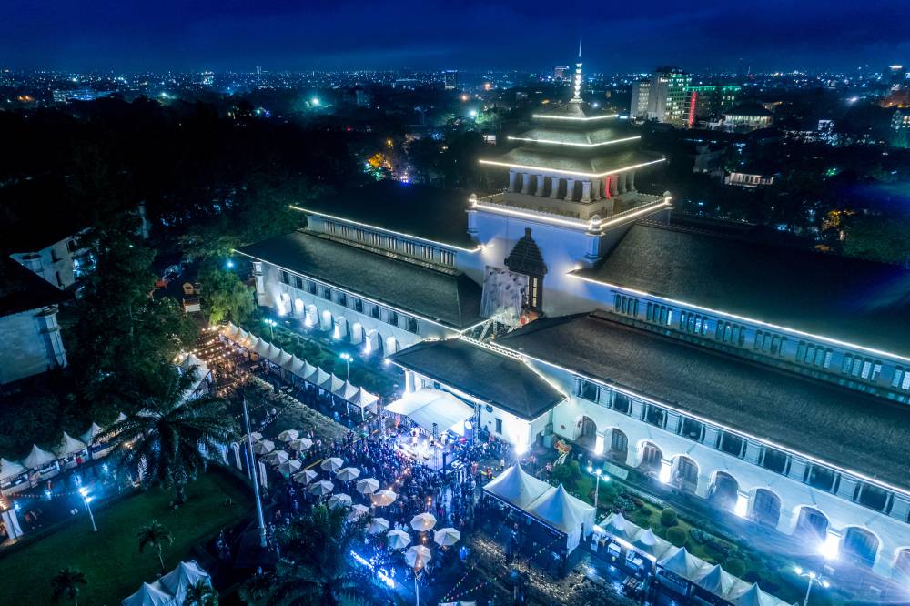 Gedung Sate at Night