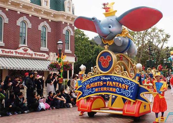 giá vé disneyland hong kong