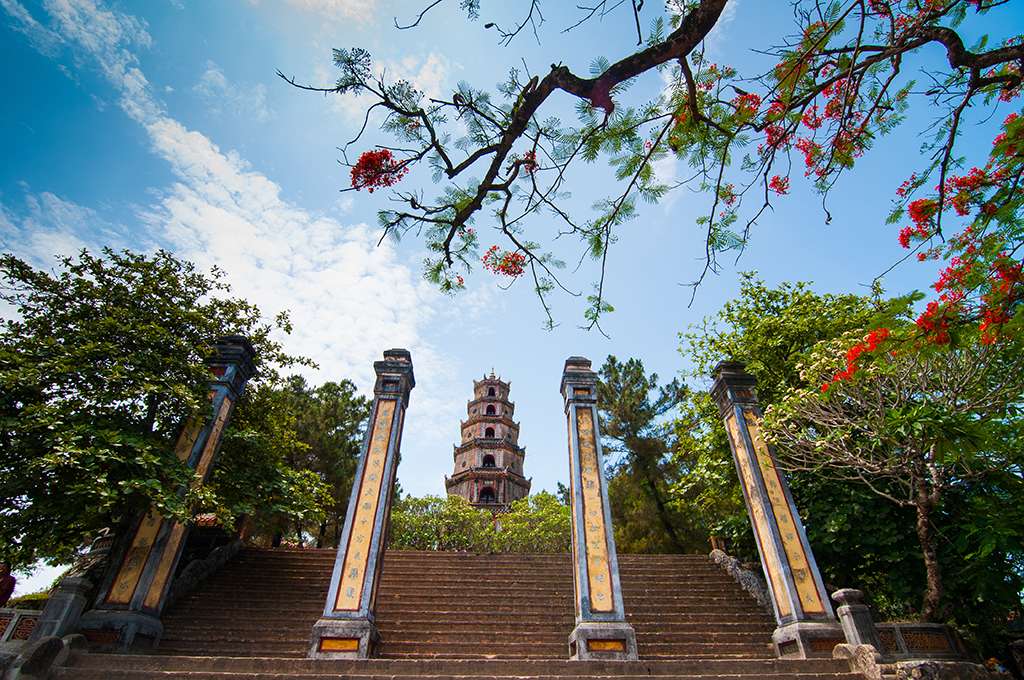 Biet thu Hue - Chua Thien Mu