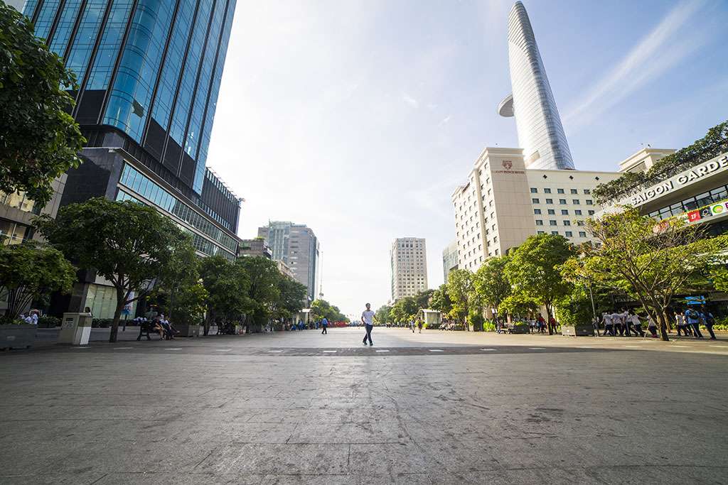 Biet thu Ho Chi Minh - Pho di bo Nguyen Hue