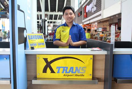 travel dari bandung ke bandara soetta bar