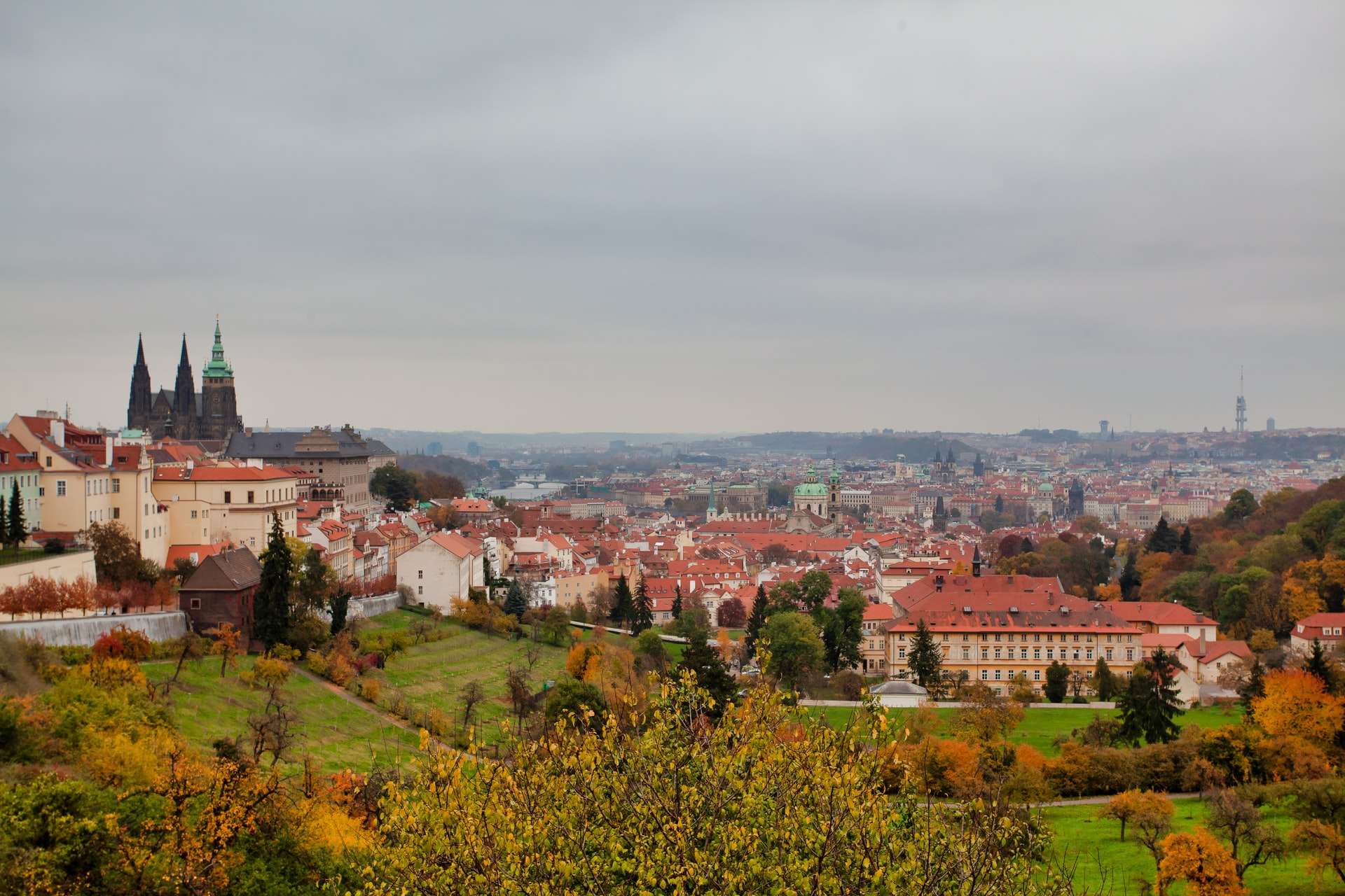 khung cảnh mùa thu ở prague