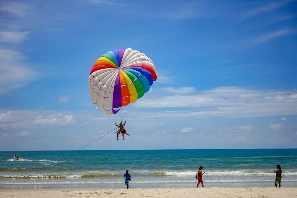 nhảy dù trên biển ở đà nẵng