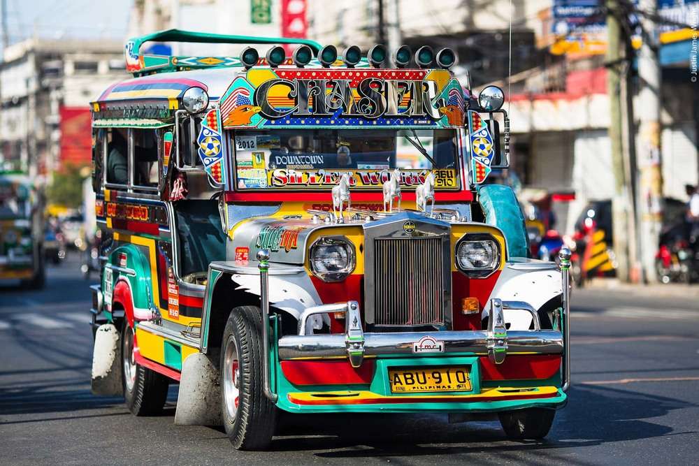 xe jeepney nhieu mau sac