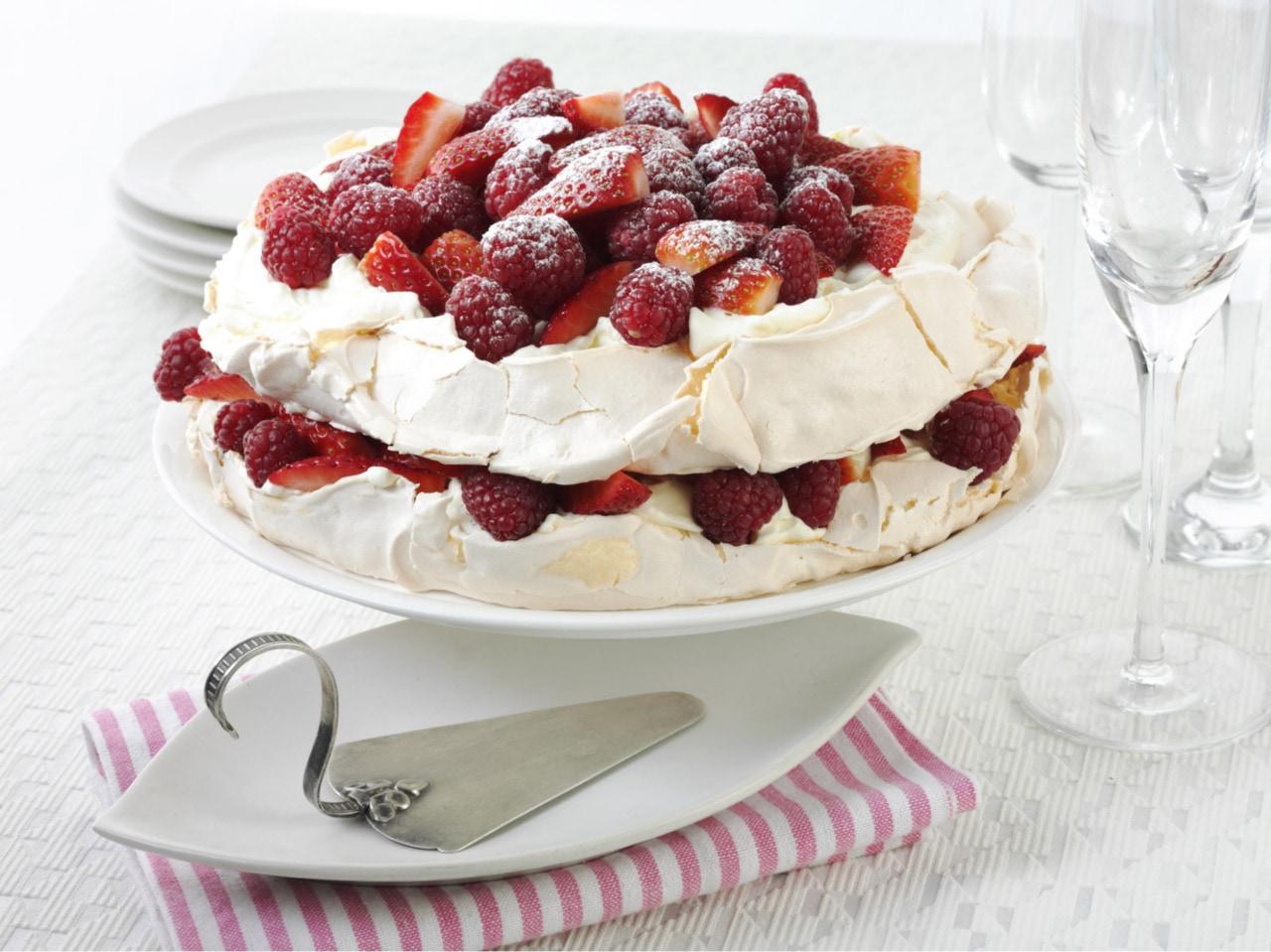 Bánh Pavlova đặc sản New Zealand