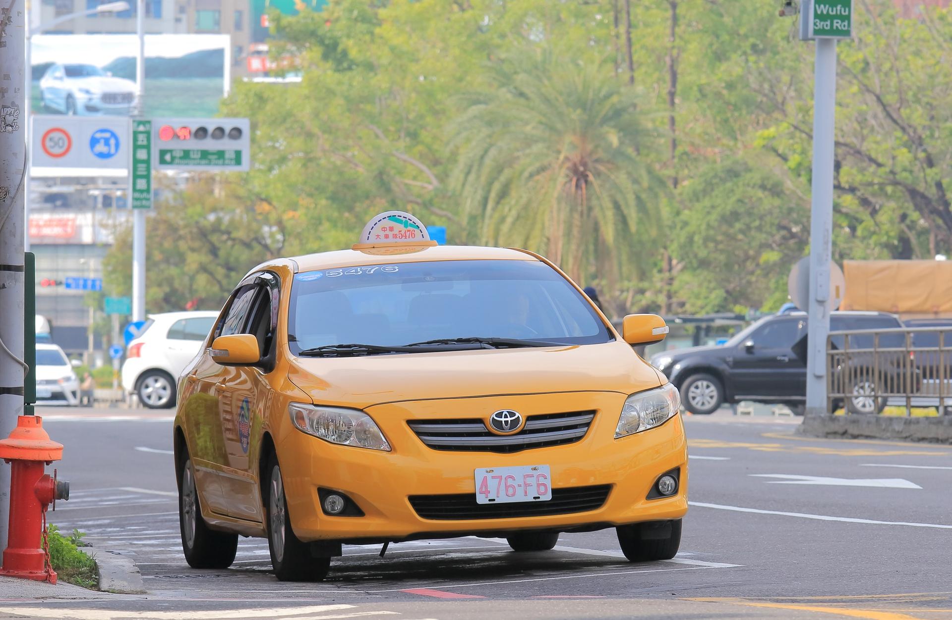 Taxi Cao Hung