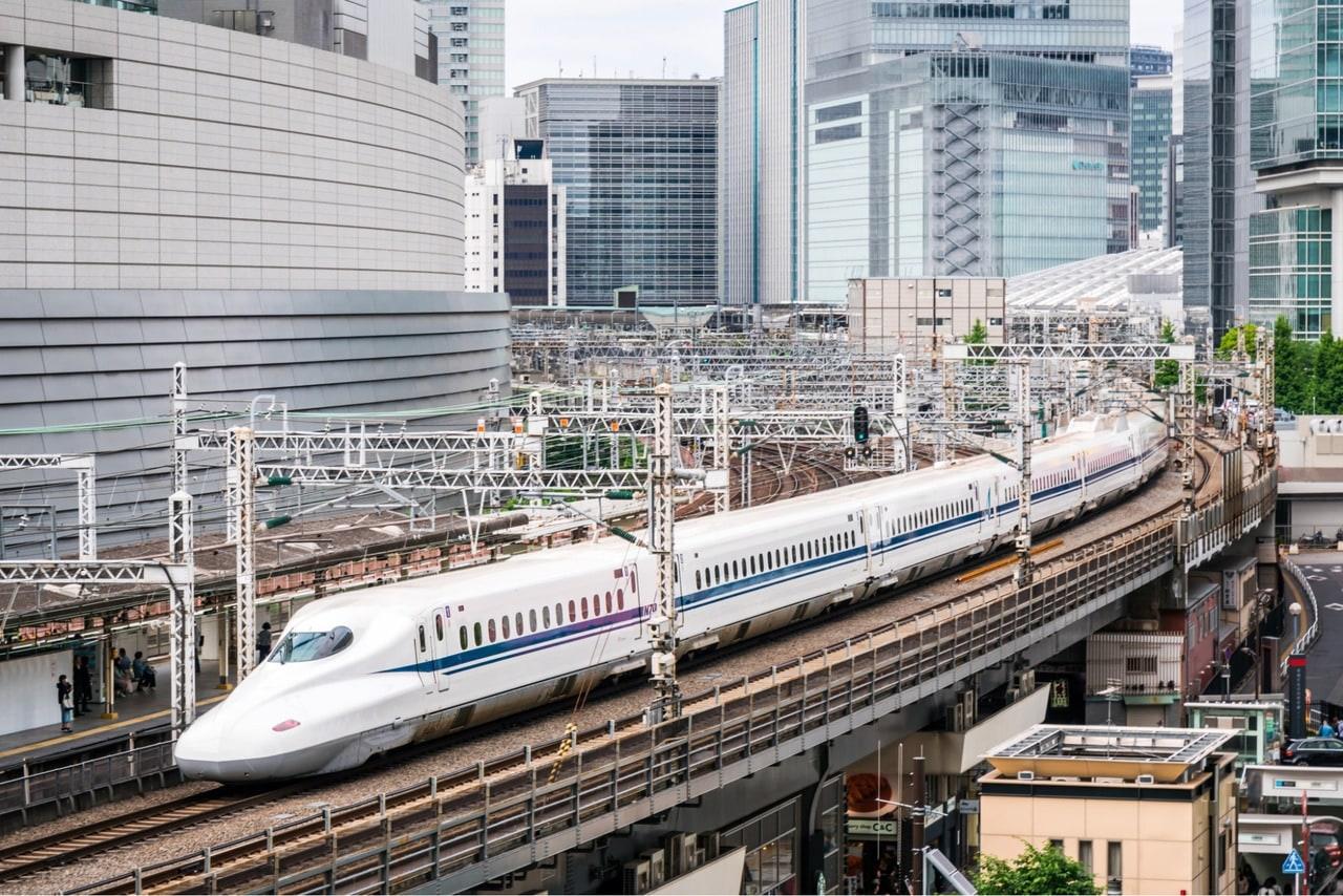 Tàu điện tại Osaka