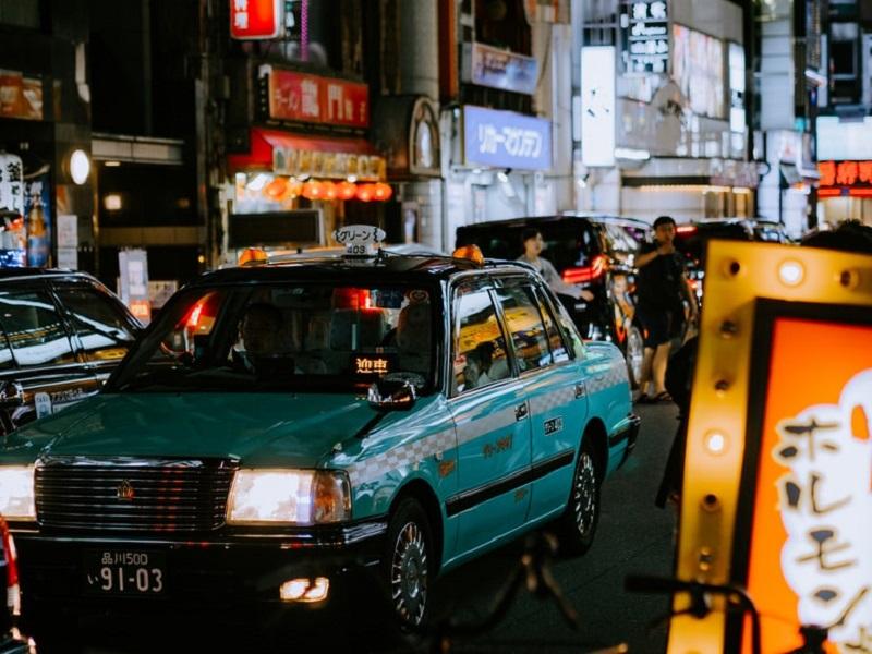 Di chuyển bằng xe taxi ở Sendai