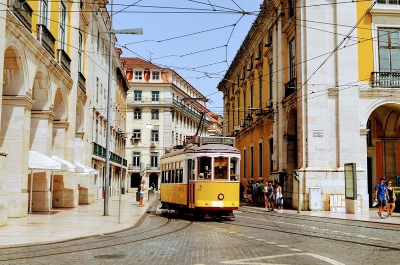 Di chuyển bằng phương tiện công cộng tại Lisbon