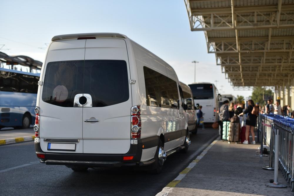 Di chuyển bằng Airport Transfer