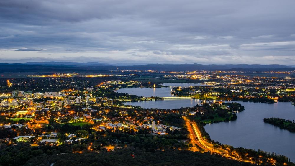 Canberra về đêm