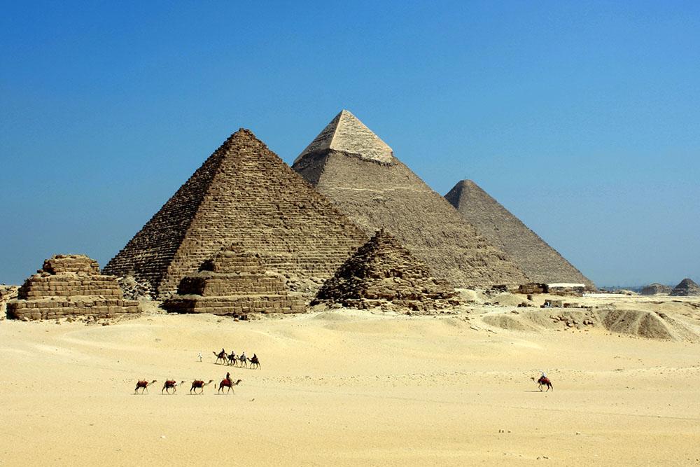 Book your flights to Egypt easily with Traveloka.