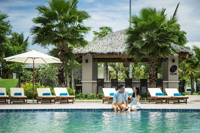 Thư giãn bên hồ bơi xanh mát tại Radisson Blu Resort Phu Quoc