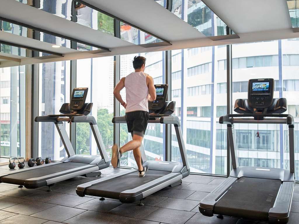 Phòng gym tại Novotel Hanoi Thai Ha