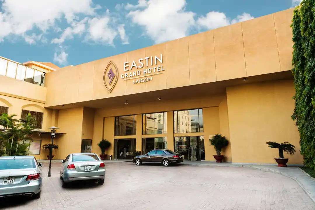 Ảnh Eastin Grand Hotel Saigon nhìn chính diện