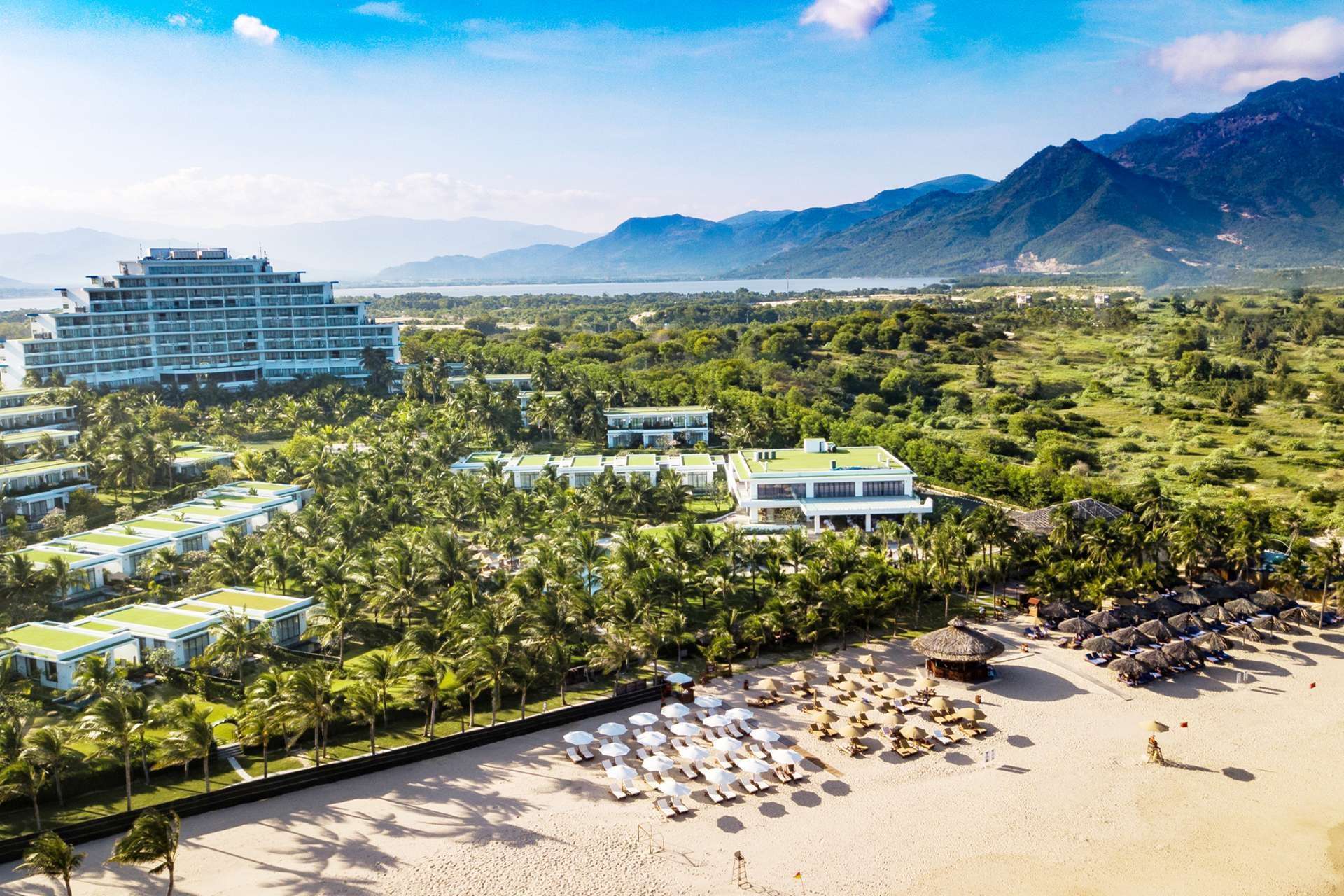 Toàn cảnh Cam Ranh Riviera Beach Resort & Spa